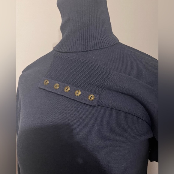 DG2 Deep Navu Blue Turtle Neck w/ Buttons on Waist and Wrists!! - Picture 4 of 11